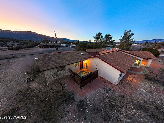 4th image of 701 E Fir Street