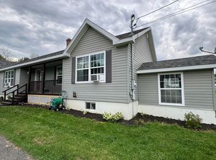 30 Green St, Houlton, ME 04730