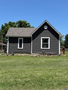 624 W 3rd St, Holton, KS, 66436