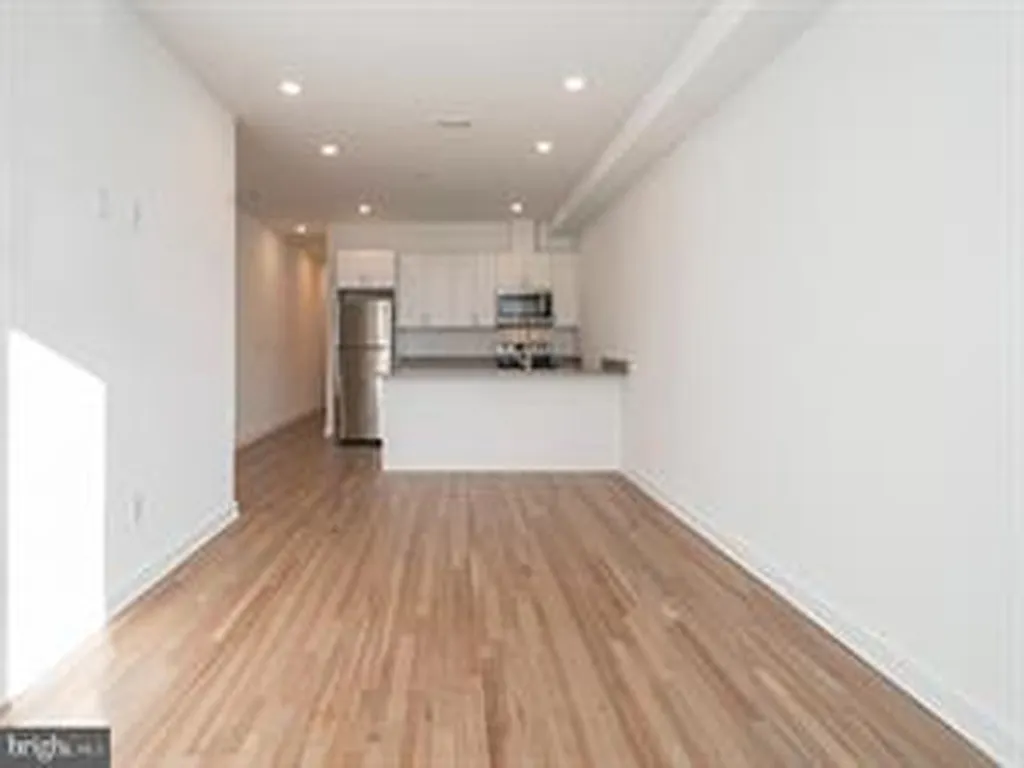 4 bed, $2,500 — Photo 4