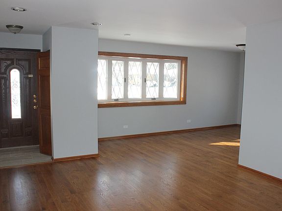 5th image of 649 Clayton Ln