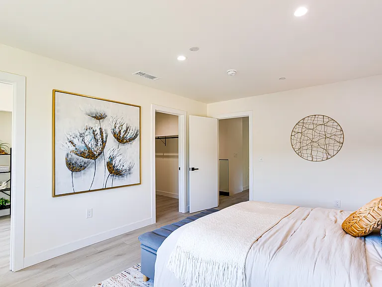 1036 S Mollison Ave — Photo 24
