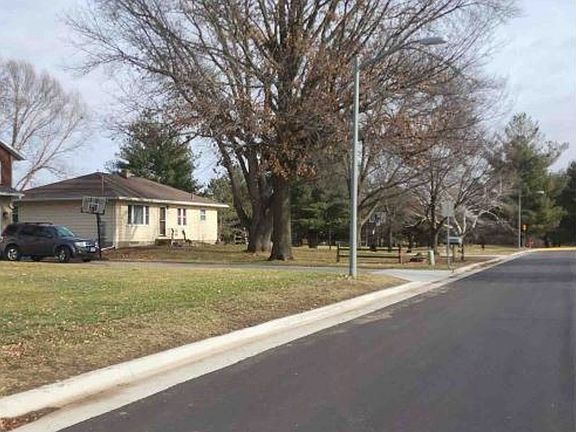 Exterior Neighborhood (street photo)