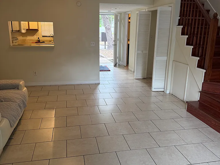 1910 W Sligh Ave #E106 — Photo 5