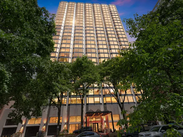 50 E Bellevue Pl APT 1806, Chicago, IL 60611