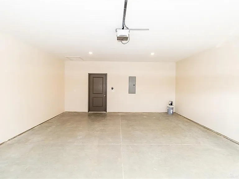 1025 Baker Rd — Photo 40