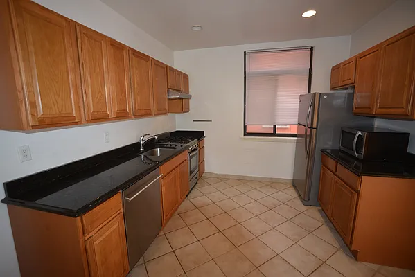 Rented by Voro, LLC | media 6