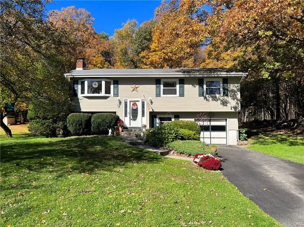 17 Laroc Road, Chester, NY 10918