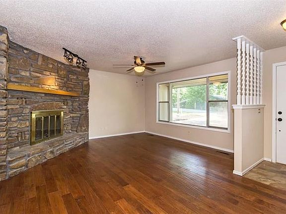 5th image of 34 Lancaster Dr