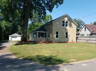 106 Elizabeth St, Kingsbury, IN 46345