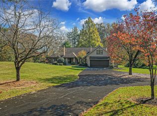 1588 Saucon Valley Rd, Bethlehem, PA 18015