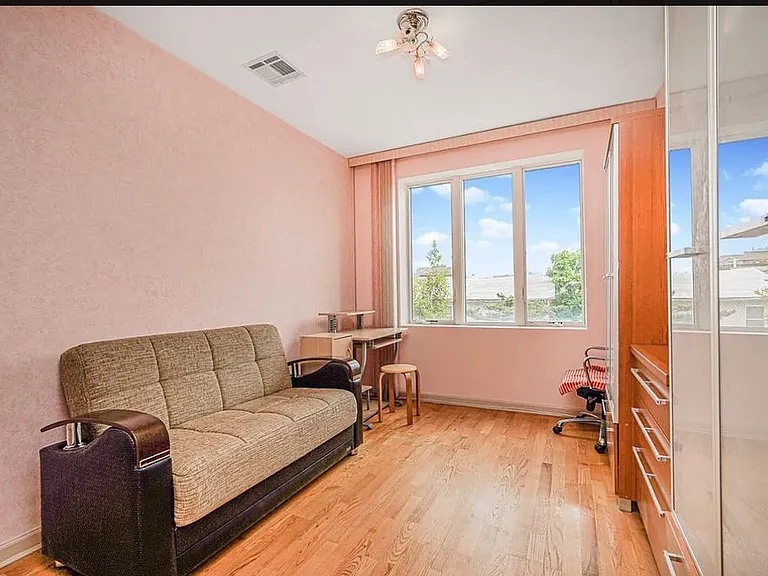 3034 Brighton 1 St #B — Photo 6