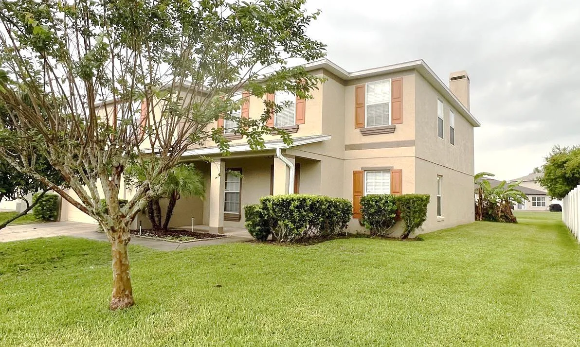 4 bed, 3.5 bath, 3214 sqft, $3,000 — Photo 2