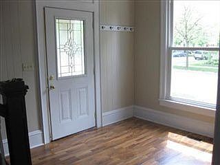 5th image of 303 W Franklin St