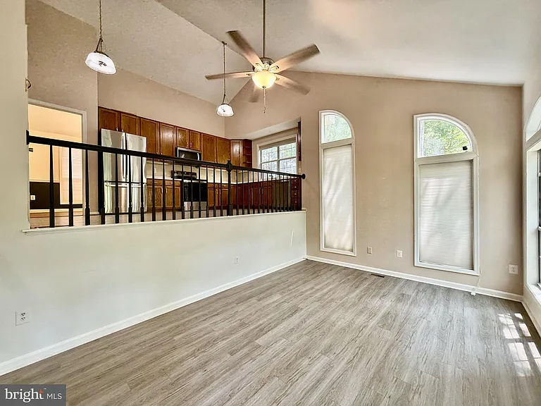 70 Dorothy Ln — Photo 4