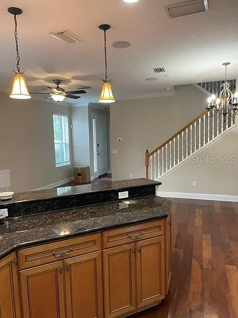 3 bed, 2.0 bath, 1855 sqft, $2,675 — Photo 4