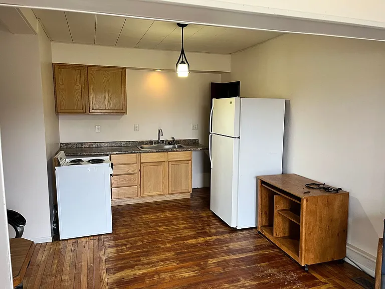 6080 Brooklyn Rd — Photo 1