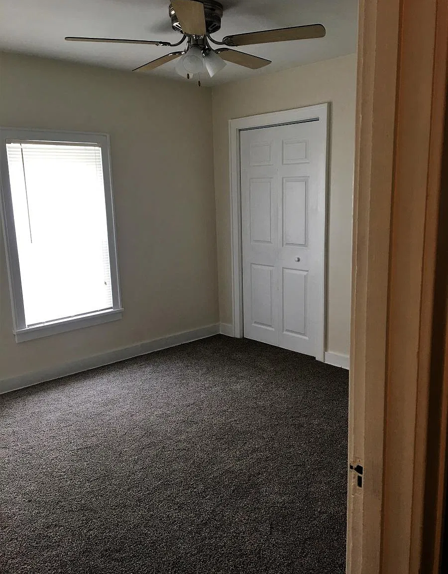 330 College Avenue — Photo 4