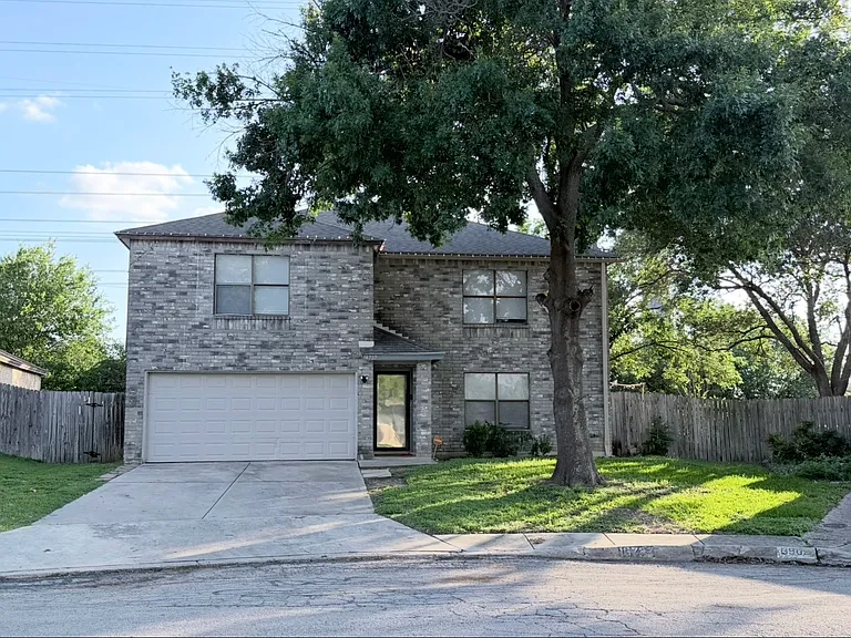 16727 Coral Glade — Photo 1