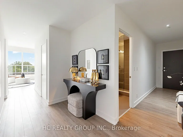 6 Parkwood Ave #701 — Photo 17