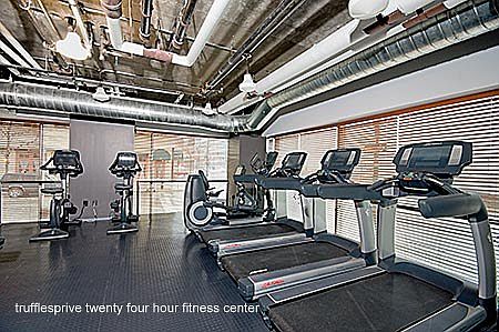 4th image of 34 Desbrosses St APT 910