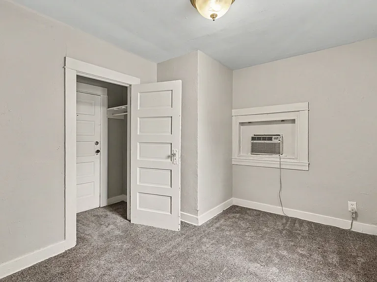 Bedroom with A/C