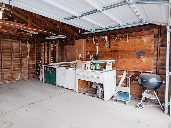 4th image of 40527 Flagstaff Dr