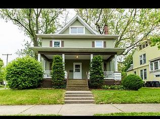 1215 E Jefferson St, Bloomington, IL 61701
