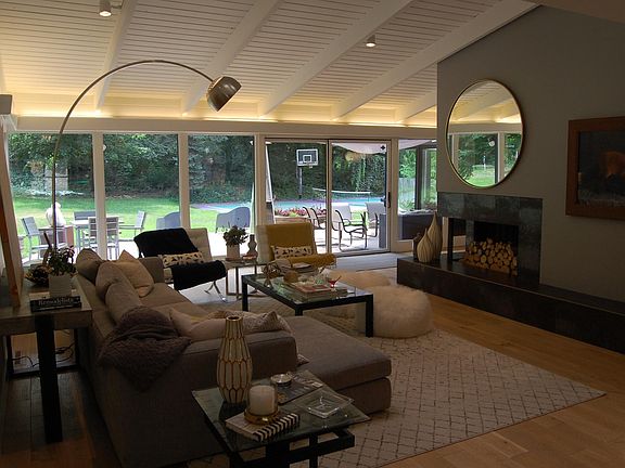 2nd image of 3212 E Millcreek Dell Ln
