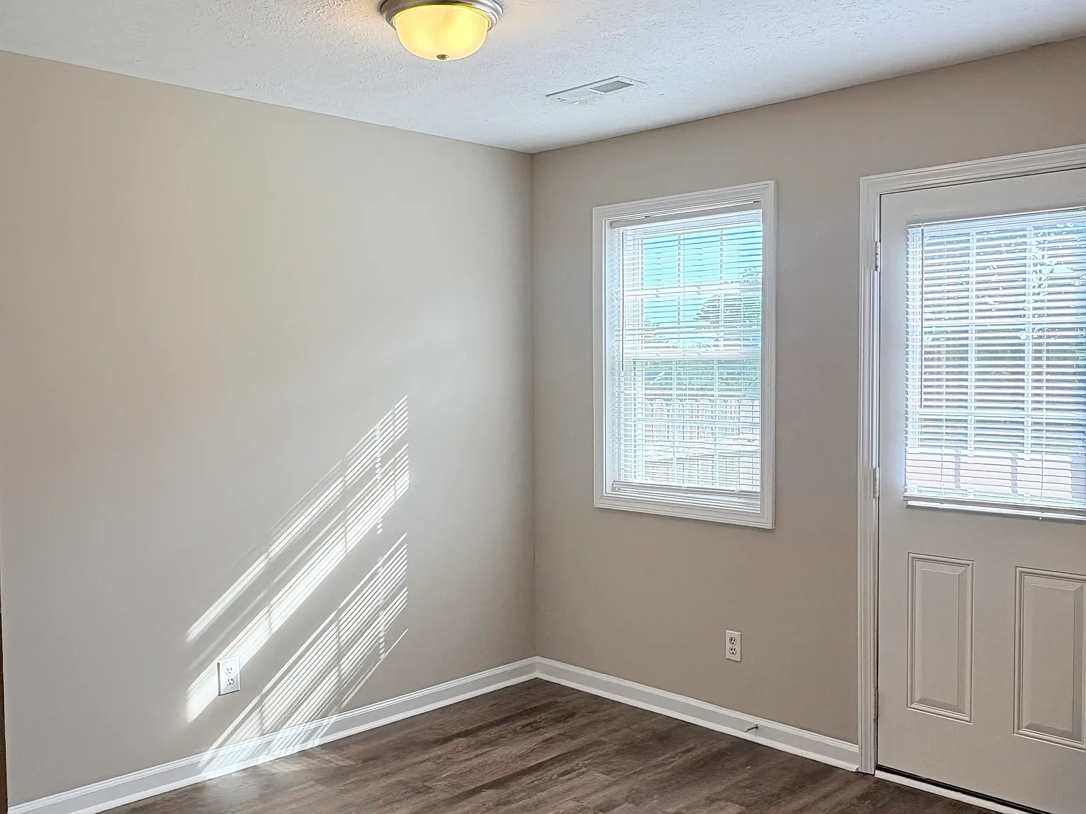 2 bed, 1.5 bath, 1000 sqft, $795 — Photo 4