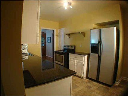 5th image of 421 S Lincoln Park Dr
