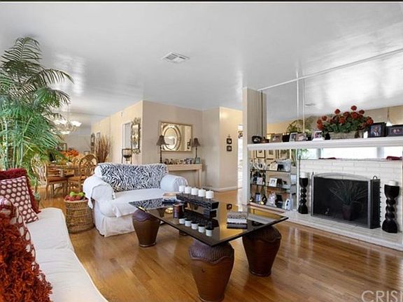 4th image of 23345 Collins St