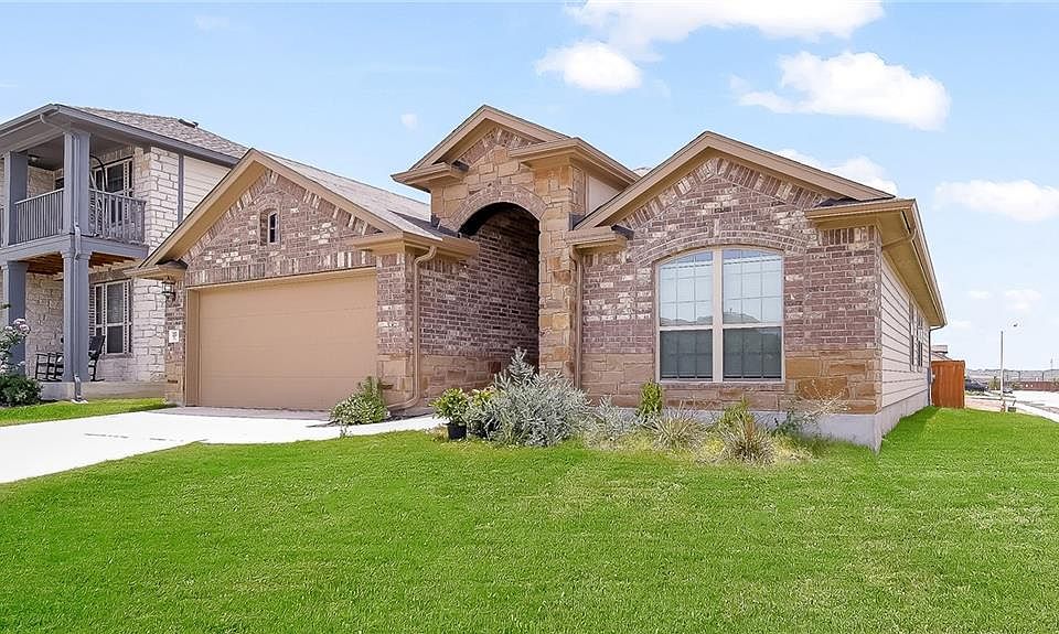 1st image of 217 Gray Wolf Dr