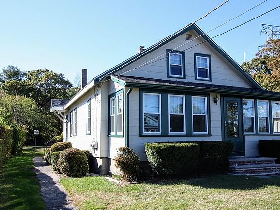 2nd image of 122 Charles Ave