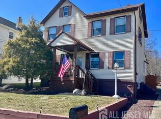 111 Main St, Helmetta, NJ 08828