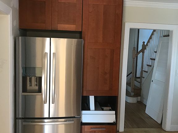 3rd image of 24 Sunnyside Ave