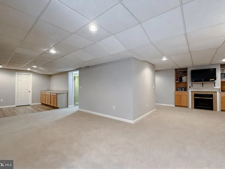 23118 Silverberry Way — Photo 44