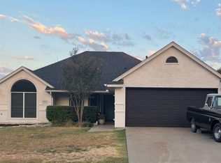 521 Wild Springs Dr, Midlothian, TX 76065