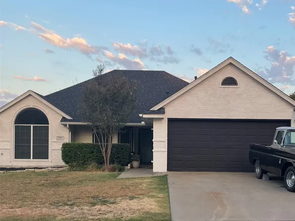 521 Wild Springs Dr, Midlothian, TX 76065