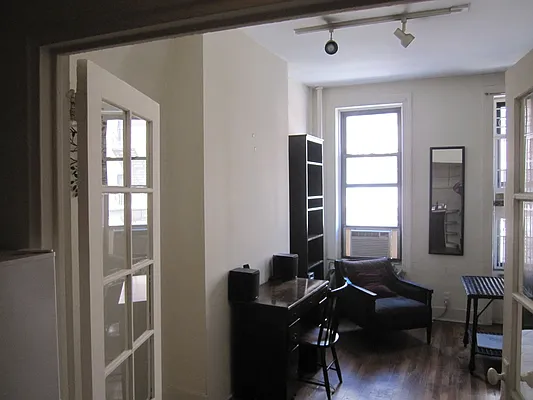 Rented by Weinstein Realty Group | media 13