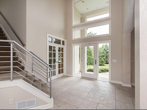 2nd image of 7000 Woodlands Ln