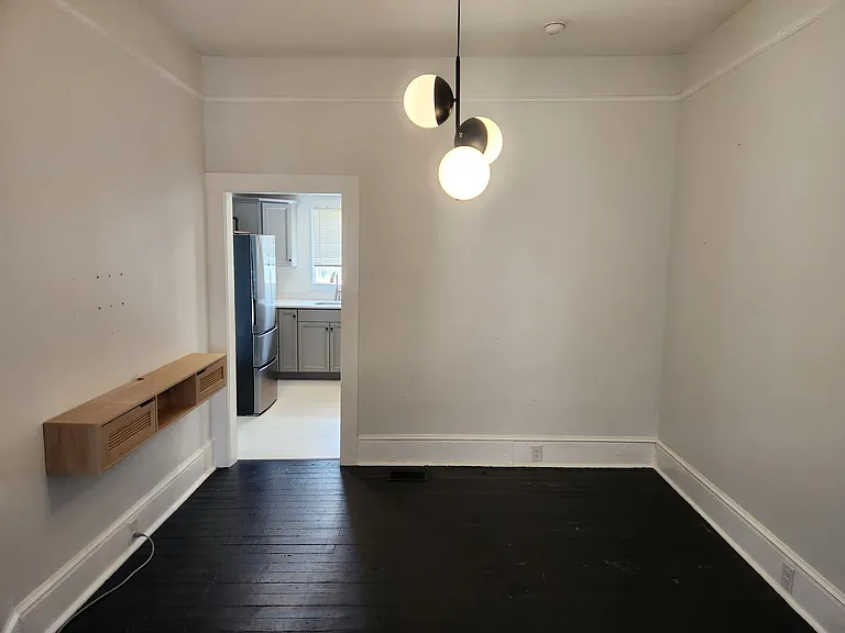 1512 Barnard St — Photo 4