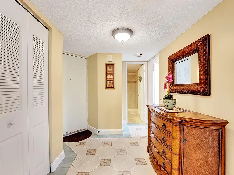 450 Egret Cir #9202 — Photo 3