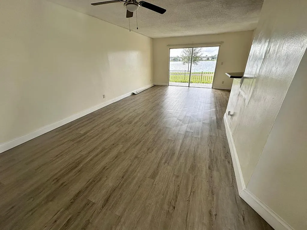 2 bed, 1200 sqft, $1,900 — Photo 3