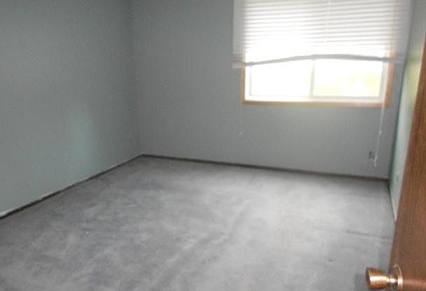 1st image of 132 Demont Ave E APT 122