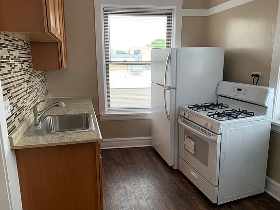5th image of 1049 Chicago Ave #49-3N