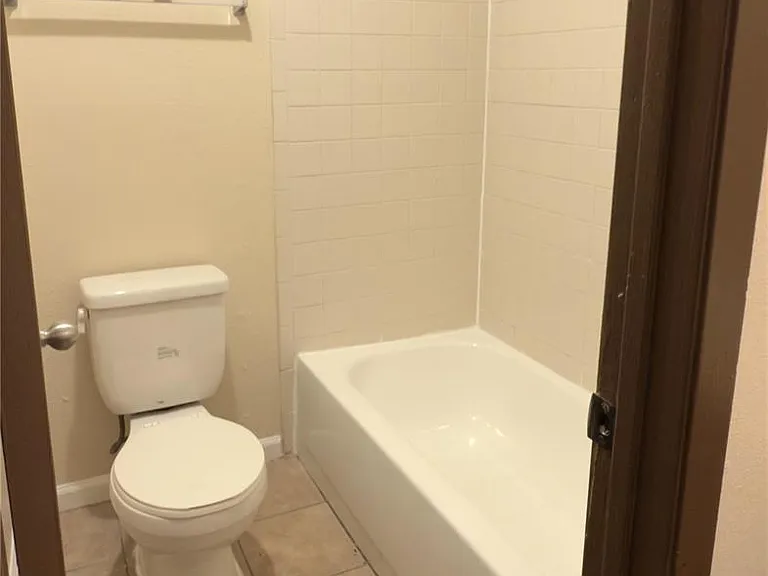 10708 Lanshire Dr #A — Photo 11
