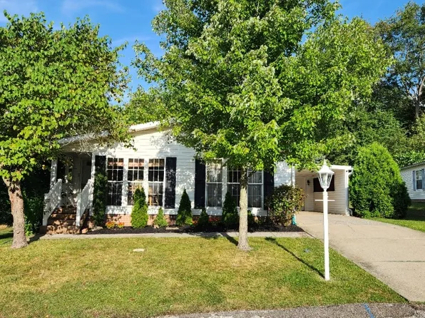 242 Rock Lake Dr, Zelienople, PA 16063