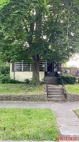 2nd image of 470 S Myrtle Ave
