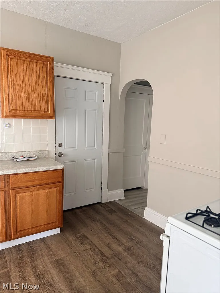2 bed, 1.0 bath, $1,100 — Photo 4